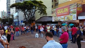 Manifestantes realizam ato contra reformas do governo Temer